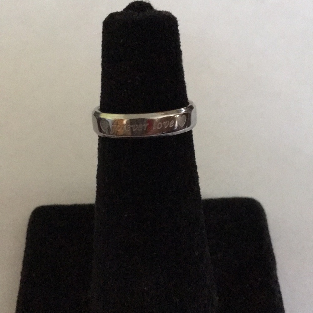 NWT Forever Love ring Size 4